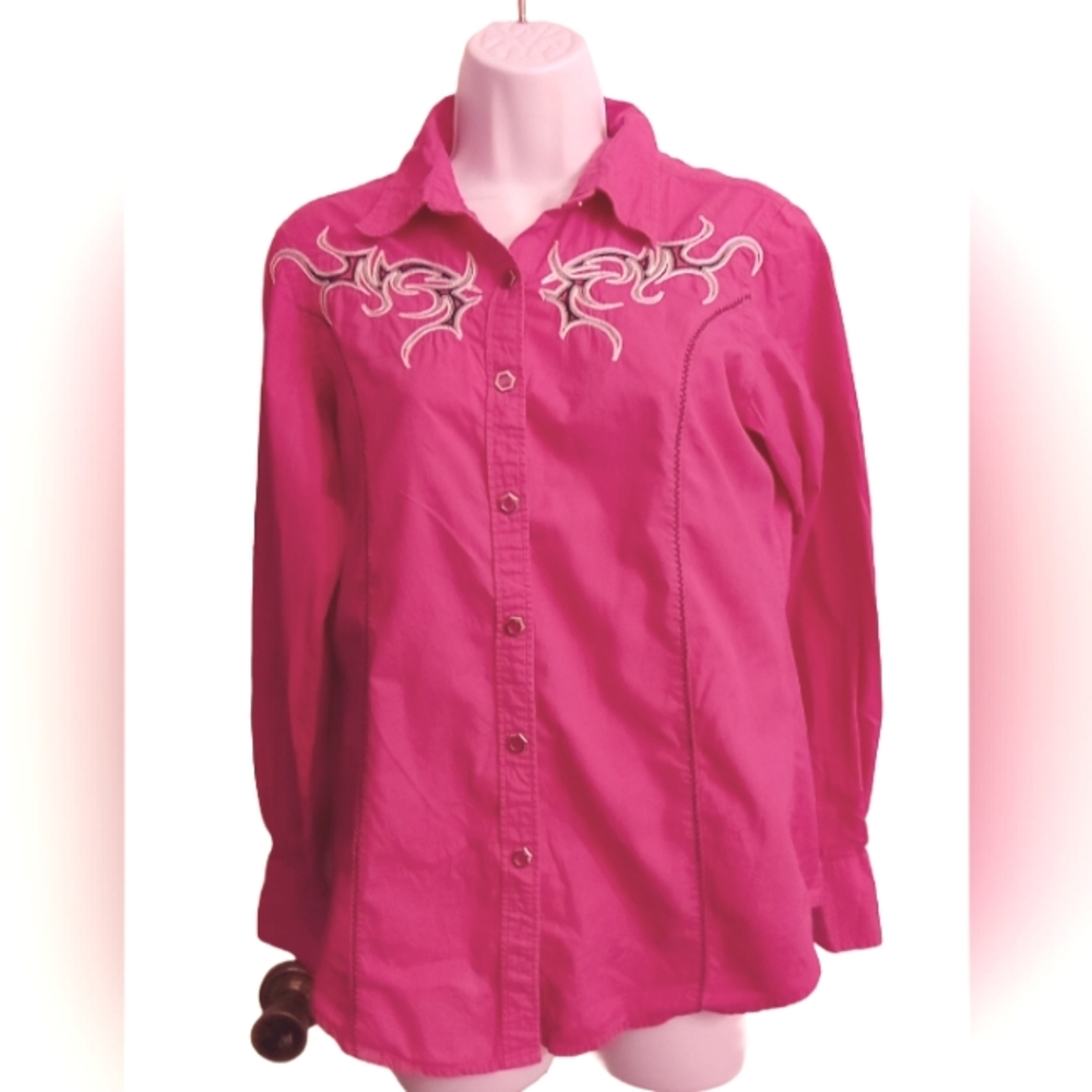 Ariat women's western pear snap button up pink Shirt. With an Embroidered print.